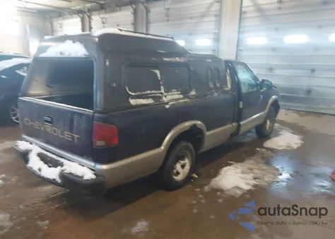 2000 Chevrolet S-10 из США, поврежденный, VIN 1GCCS1444YK133709
